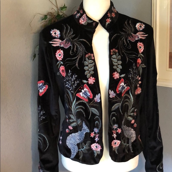 ❤️Black Velvet Floral Embroidered Coat - Picture 3 of 7